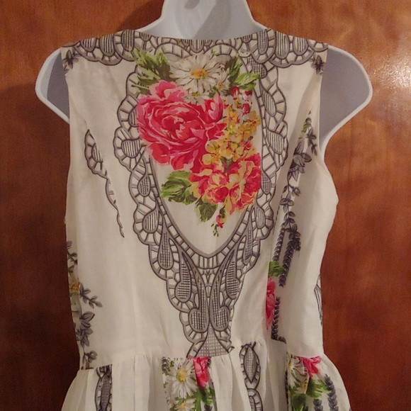 Comme Toi lace and flowers dress - Picture 2 of 2